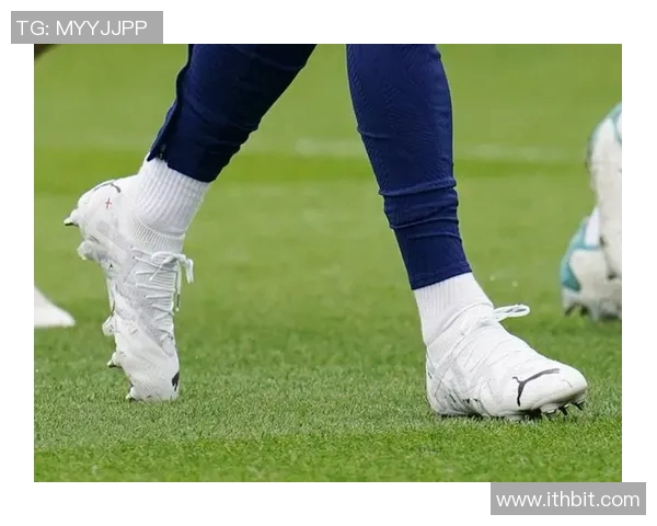 提升球场表现的秘密武器hg足球鞋助你成为足球场上的明星球员